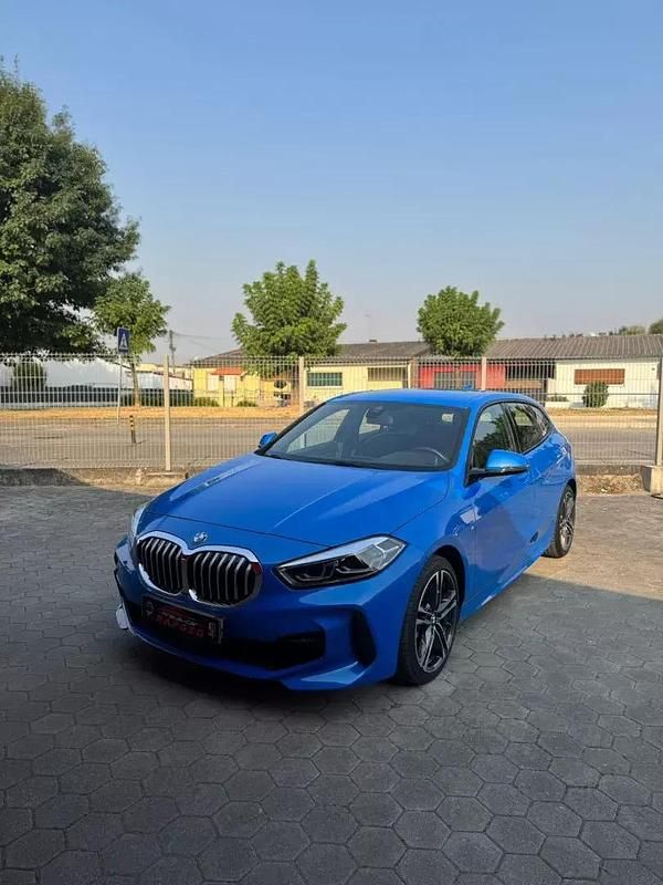 Azul Usado 2023 BMW 118 M Sport Citadino | € 27.500 (Preço justo) - Imagem 1/4
