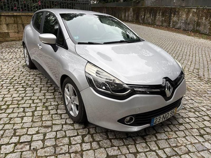 Usado Renault Clio IV 90 HP (66 kW) 2013 Sedan