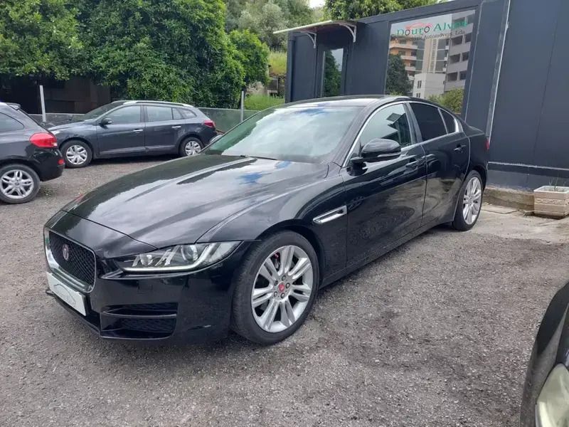 Preto Usado 2015 Jaguar XE Portfolio Sedan | € 14.500 - Imagem 1/4