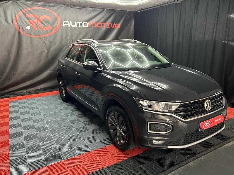 Cinzento Usado 2020 VW T-Roc SUV | € 22.990 (Bom preço) - Imagem 1/4