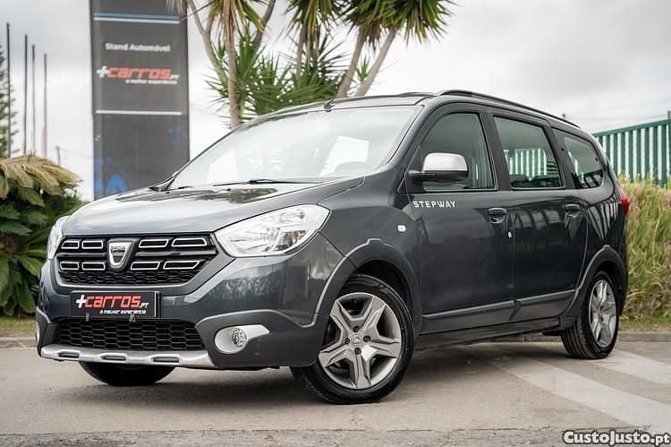 Cinza Usado 2019 Dacia Lodgy Stepway Monovolume | € 13.800 (Caro) - Imagem 1/1