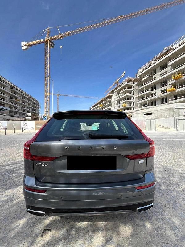 Usado Volvo XC60 340 HP (250 kW) 2021 Cinzento SUV