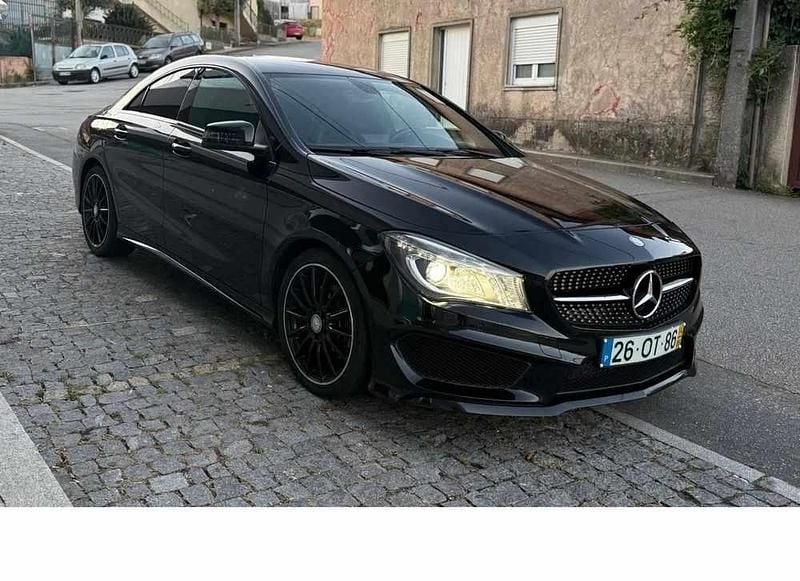 Preto Usado 2014 Mercedes CLA220 Sedan | € 10.000 - Imagem 1/3