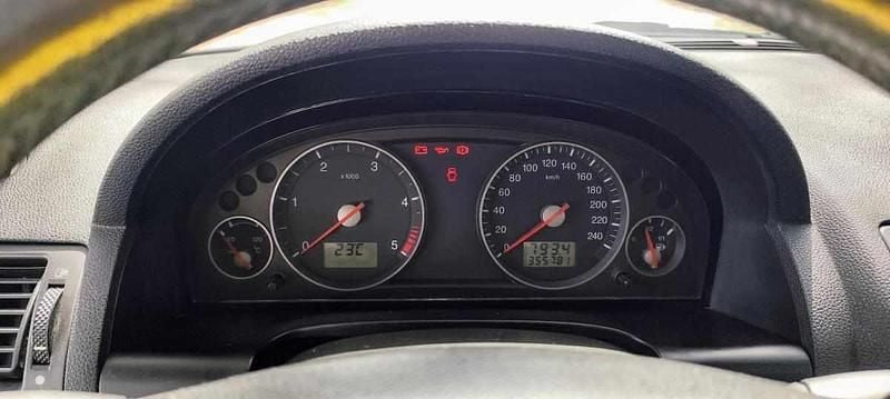 Cinzento Usado 2003 Ford Mondeo Carrinha | € 3.663 - Imagem 1/4