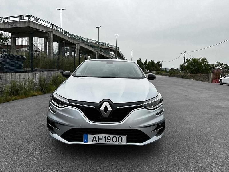 Cinzento Usado 2021 Renault Mégane IV Citadino | € 16.399 (Bom preço) - Imagem 1/4