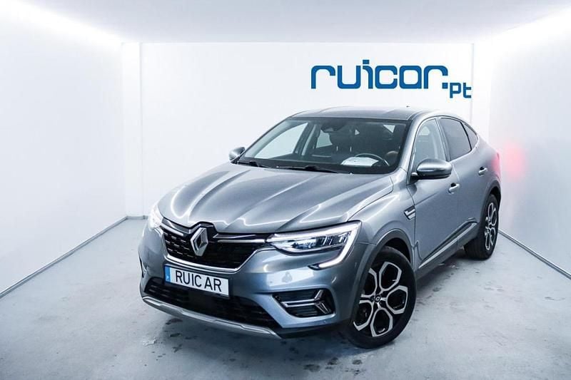 Usado Renault Arkana 140 HP (102 kW) 2022 Cinzento SUV