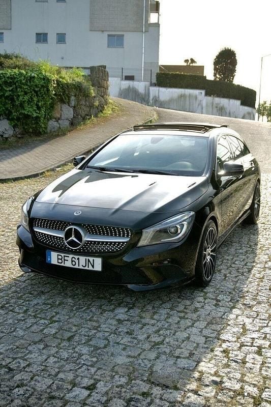 Preto Usado 2015 Mercedes CLA200 Shooting Brake Urban Carrinha | € 21.800 - Imagem 1/4