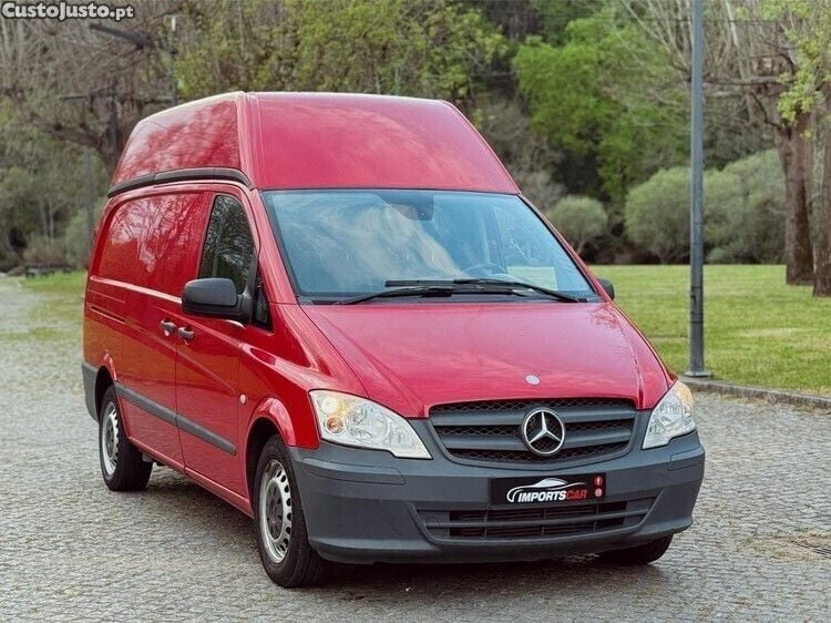 Vermelho Usado 2012 Mercedes Vito Van | € 12.999 - Imagem 1/1