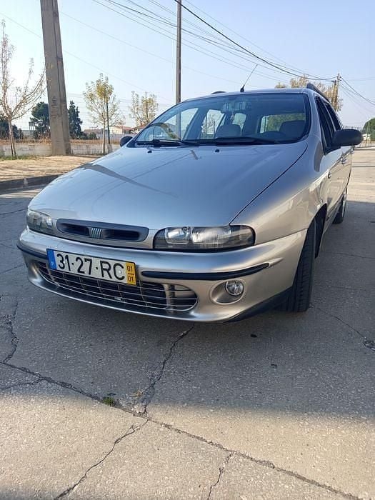Usado 2001 Fiat Marea Sedan | € 1.950 - Imagem 1/4