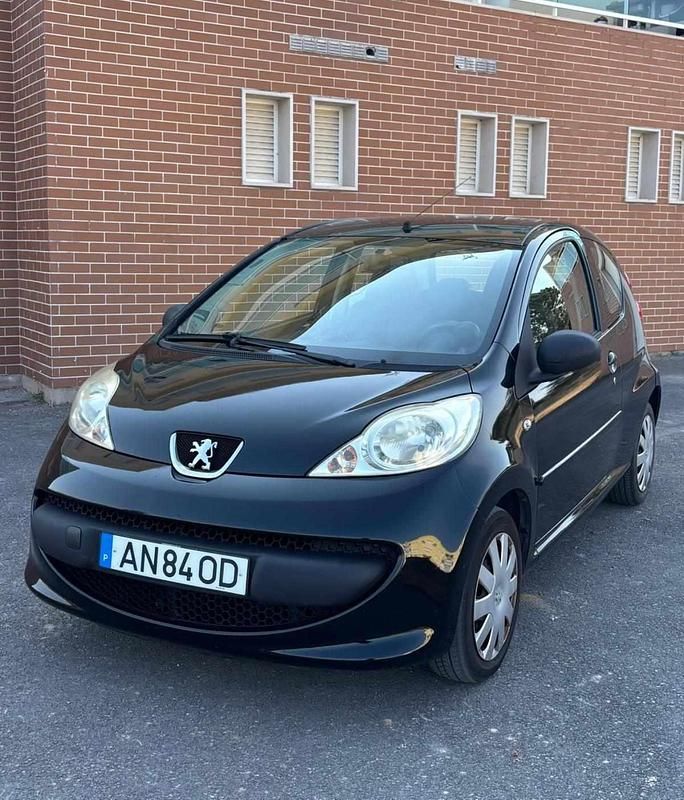 Preto Usado 2006 Peugeot 107 Citadino | € 4.500 (Preço justo) - Imagem 1/4