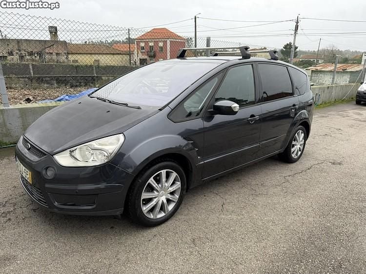 Usado Ford S-MAX Titanium 140 HP (102 kW) 2007 Cinza Monovolume