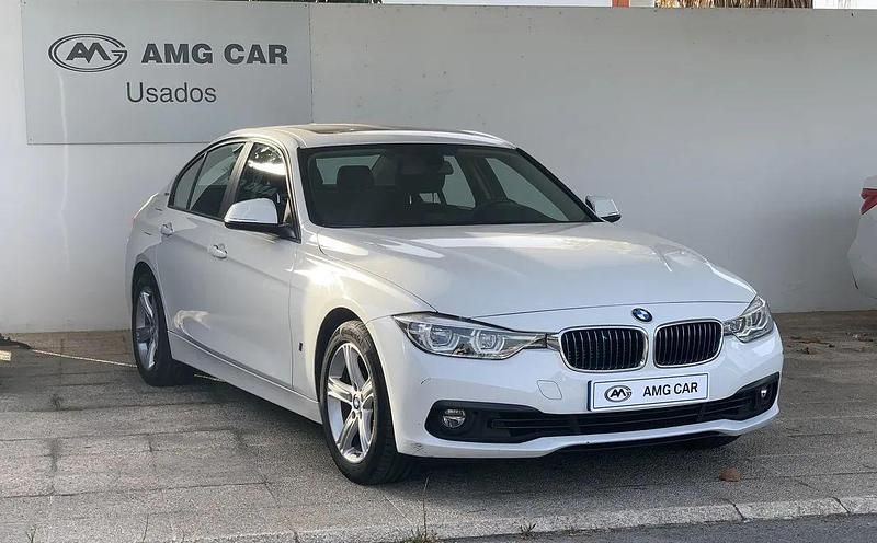 Branco Usado 2018 BMW 330 iPerformance Sedan | € 22.500 (Preço justo) - Imagem 1/4