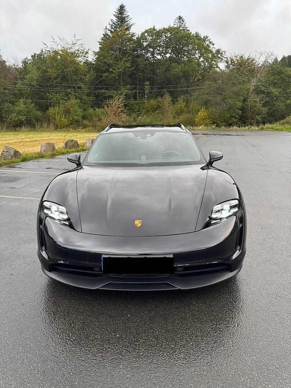 Preto Usado 2022 Porsche Taycan 4S Sedan | € 65.000 - Imagem 1/4