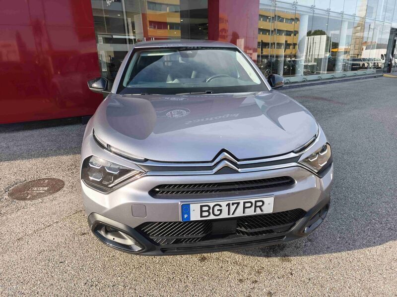Cinzento Usado 2024 Citroën C4 PureTech Sedan | € 22.490 (Preço justo) - Imagem 1/4