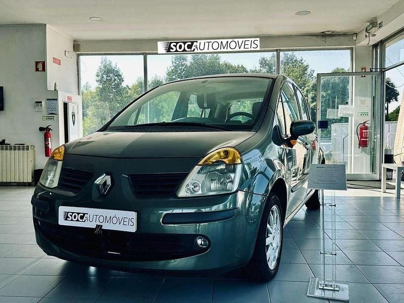 Verde Usado 2004 Renault Modus Monovolume | € 4.290 (Preço justo) - Imagem 1/4