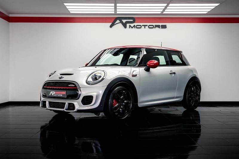 Cinzento Usado 2015 Mini Cooper Citadino | € 21.000 (Caro) - Imagem 1/3