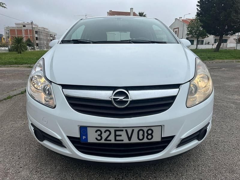 Usado Opel Corsa 75 HP (55 kW) 2008 Branco Citadino