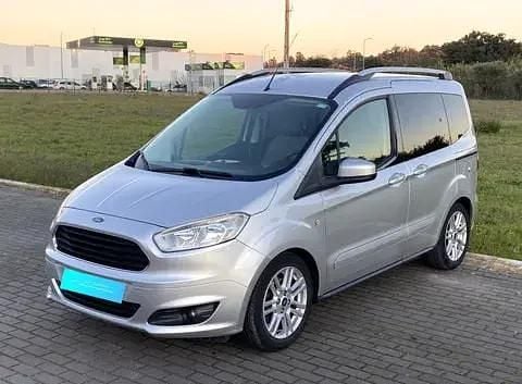Cinza prata Usado 2016 Ford Tourneo Courier Ambiente Monovolume | € 10.250 - Imagem 1/4