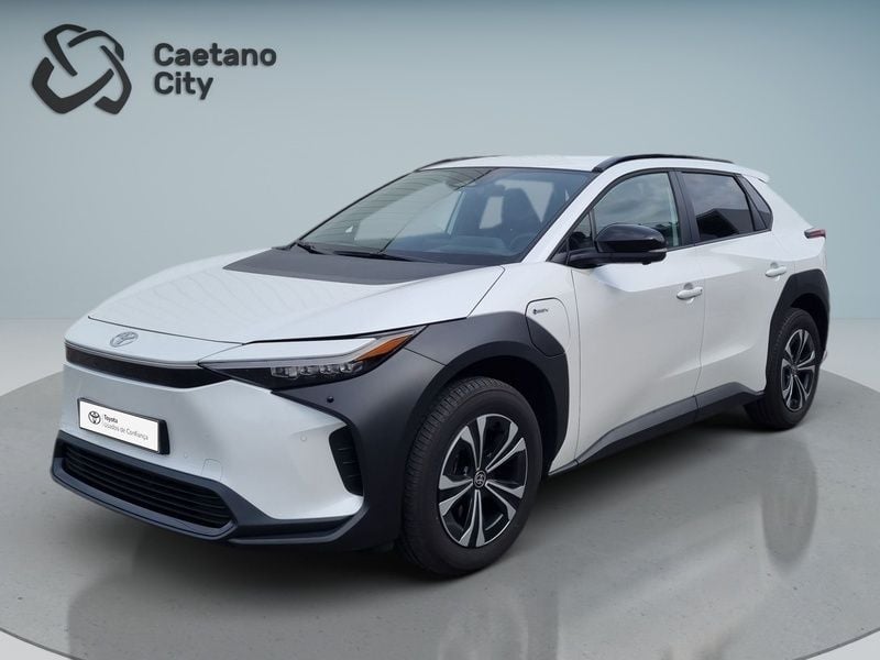 Branco (pintura metalizada especial) Usado 2024 Toyota bZ4X Premium SUV | € 43.900 - Imagem 1/4