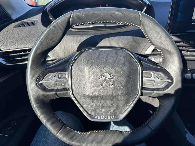 Usado Peugeot 3008 Active 130 HP (95 kW) 2022 Cinza SUV