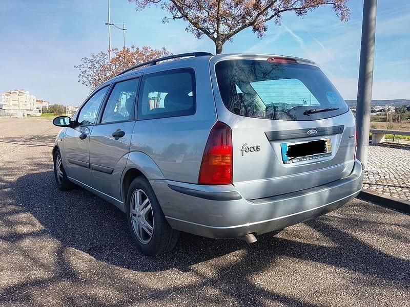 Usado Ford Focus 115 HP (84 kW) 2003 Sedan