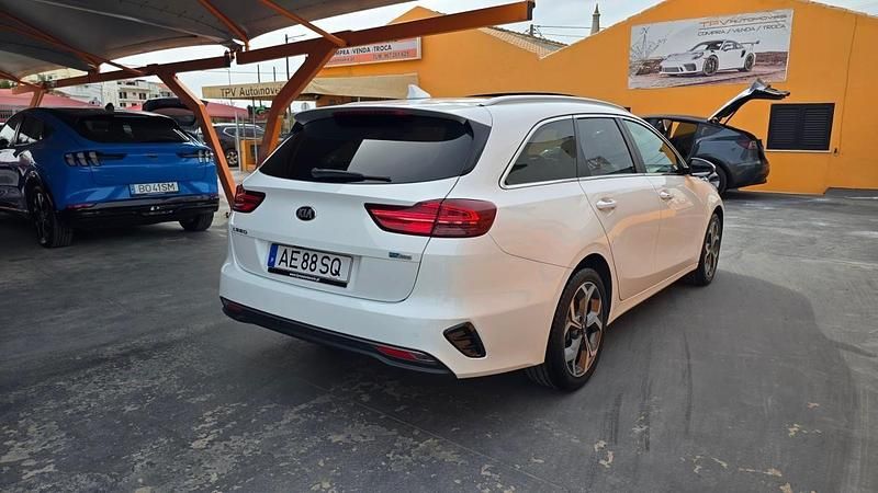 Usado Kia Ceed Sportswagon 136 HP (100 kW) 2020 Branco Carrinha