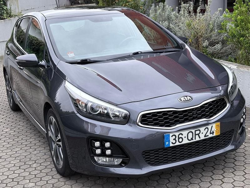Usado Kia Ceed GT GT-Line 136 HP (100 kW) 2015 Cinza