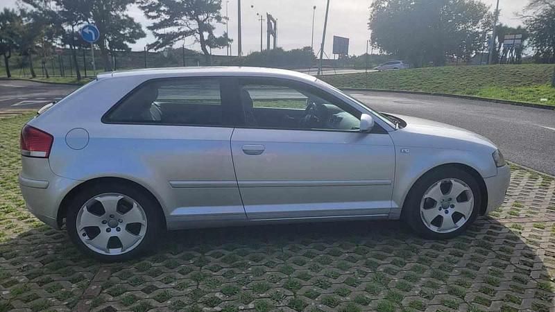 Usado Audi A3 140 HP (102 kW) 2004 Cinzento Citadino