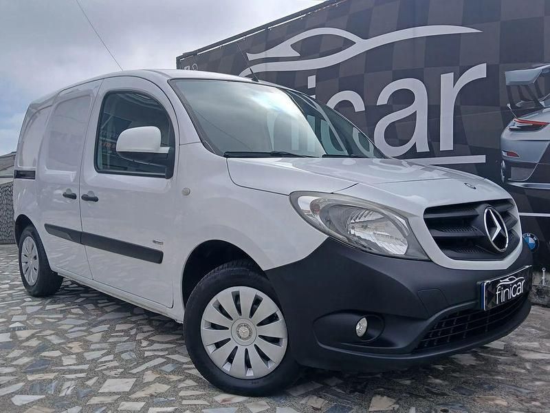 Branco Usado 2013 Mercedes Citan 108 Sedan | € 9.750 - Imagem 1/4