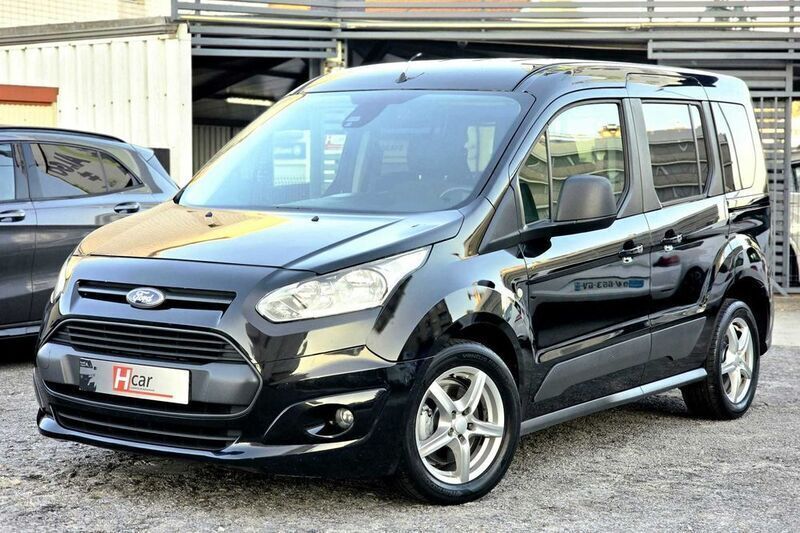Usado 2015 Ford Tourneo Connect Monovolume | € 14.999 - Imagem 1/4