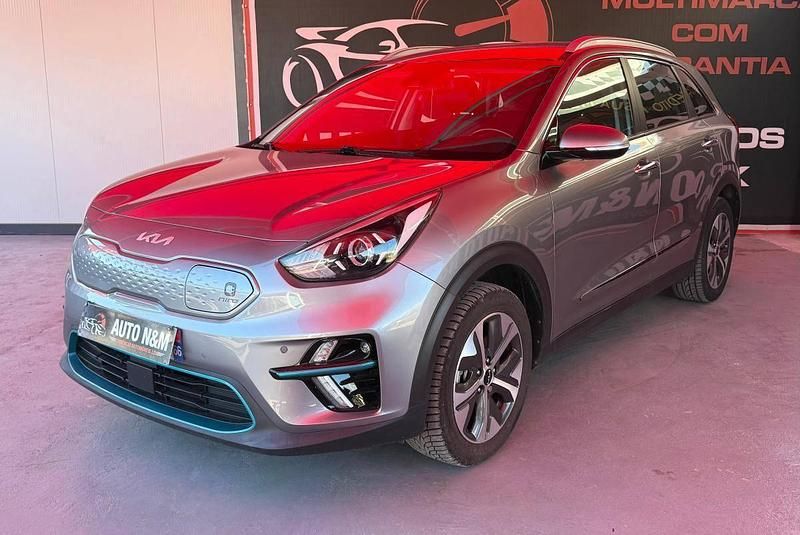 Cinzento Usado 2022 Kia e-Niro SUV | € 24.900 - Imagem 1/4