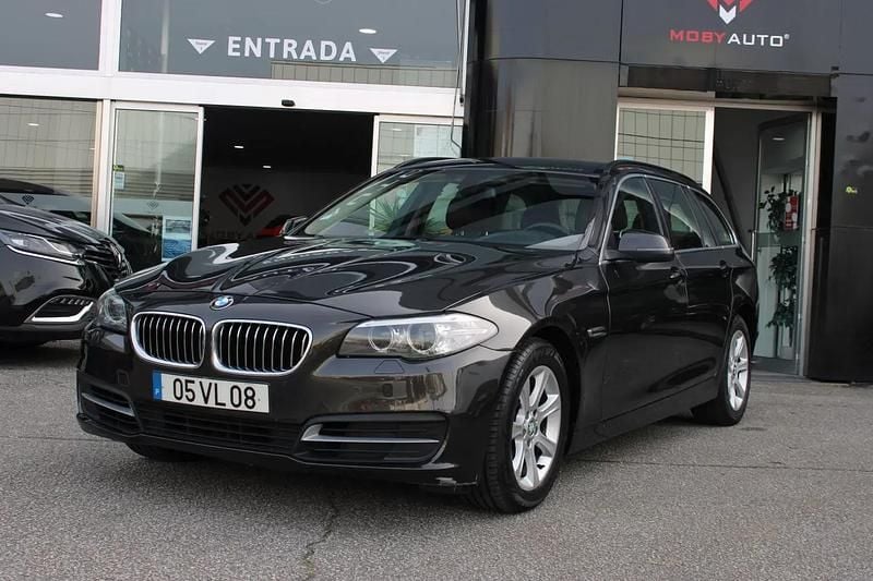 Usado BMW 518 Luxury Line 143 HP (105 kW) 2014 Cinza escuro Carrinha