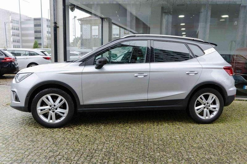 Usado Seat Arona 110 HP (80 kW) 2020 Cinzento SUV