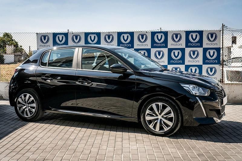 Preto Usado 2022 Peugeot 208 Active Citadino | € 15.450 (Preço justo) - Imagem 1/4