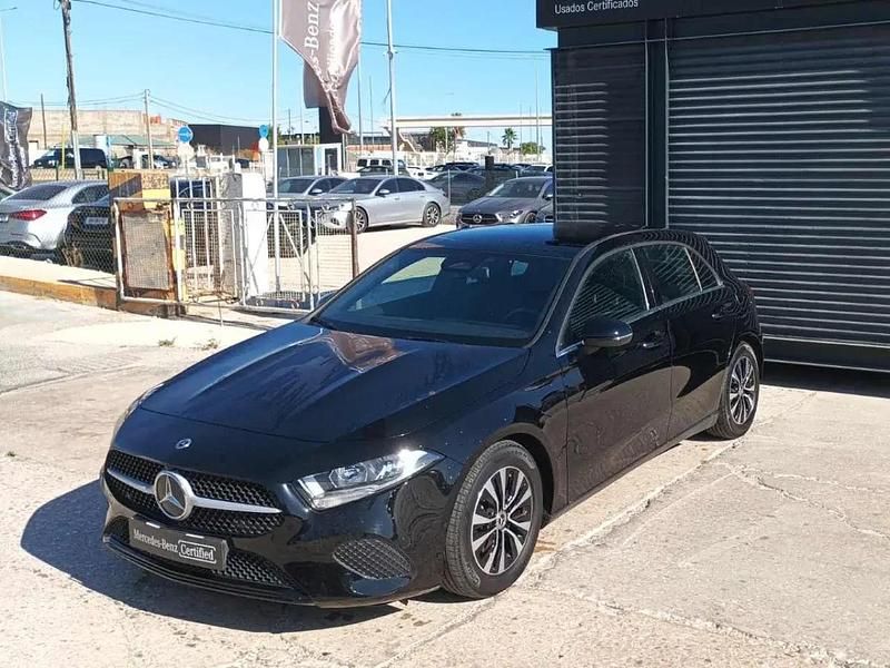 Preto Usado 2023 Mercedes A200 Citadino | € 29.490 (Bom preço) - Imagem 1/4