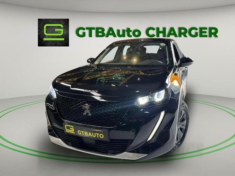 Usado Peugeot e-2008 Active 100 kW (136 HP) 2022 Preto SUV