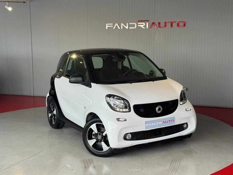 Usado Smart ForTwo Electric Drive Passion 60 kW (82 HP) 2019 Preto Citadino