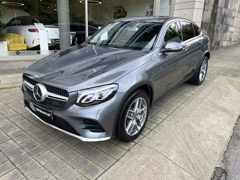 Usado Mercedes GLC350 320 HP (235 kW) 2018 Cinzento preto SUV