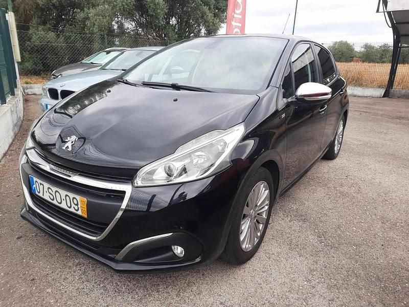 Preto Usado 2017 Peugeot 208 Citadino | € 9.990 (Preço justo) - Imagem 1/4