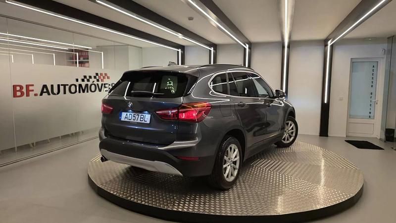 Usado BMW X1 Advantage 116 HP (85 kW) 2017 Cinzento SUV