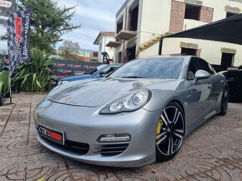 Cinzento Usado 2011 Porsche Panamera 4S Sedan | € 50.000 - Imagem 1/4