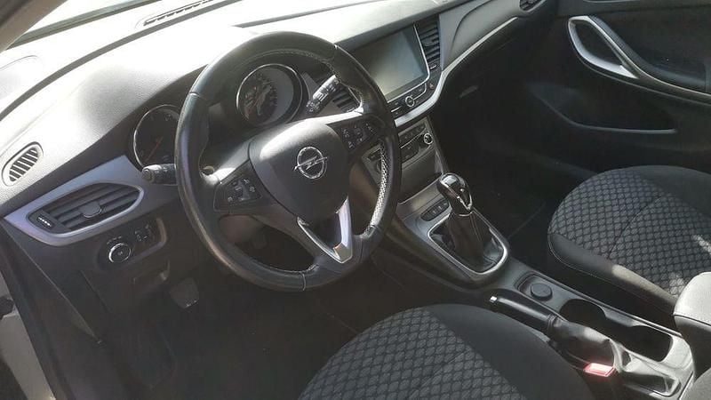 Usado Opel Astra 136 HP (100 kW) 2018 Sedan