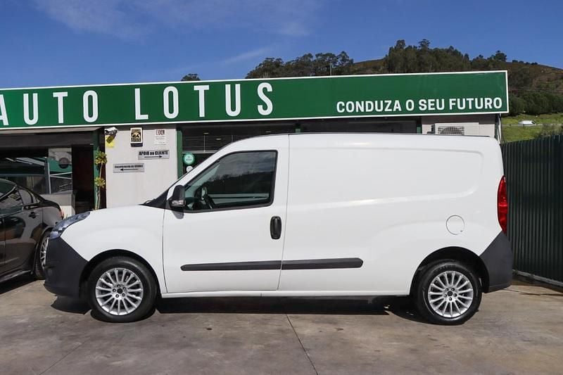 Usado Opel Combo 105 HP (77 kW) 2014 Branco Monovolume