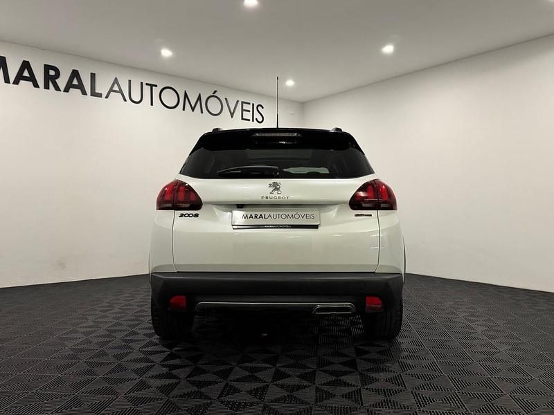 Usado Peugeot 2008 120 HP (88 kW) 2016 Branco SUV