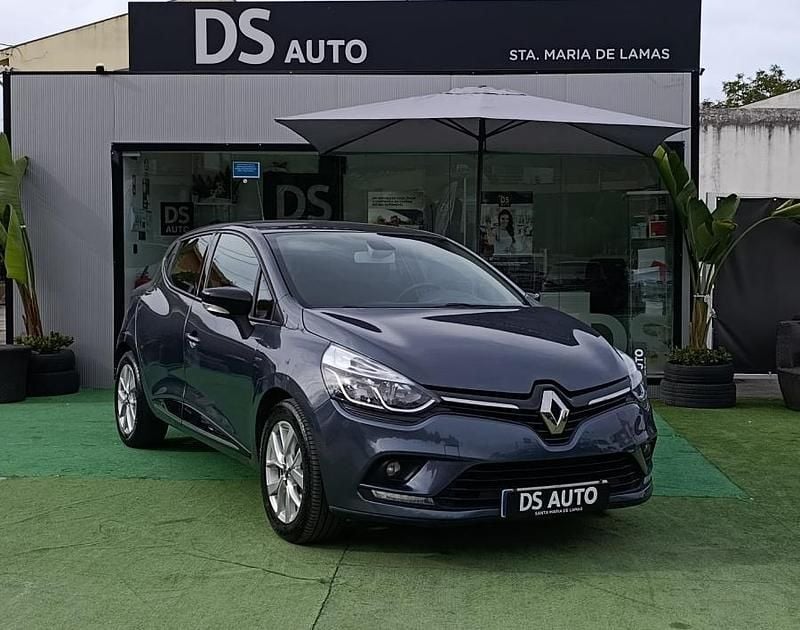 Cinzento Usado 2019 Renault Clio IV | € 11.500 (Preço justo) - Imagem 1/4