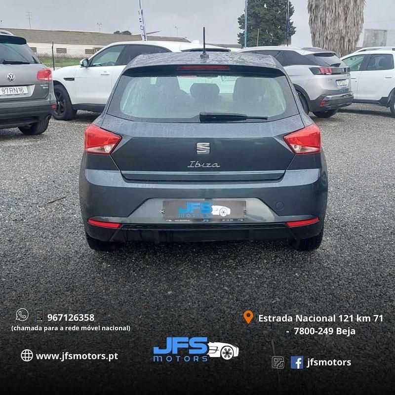 Usado Seat Ibiza Style 80 HP (58 kW) 2022 Cinza Citadino