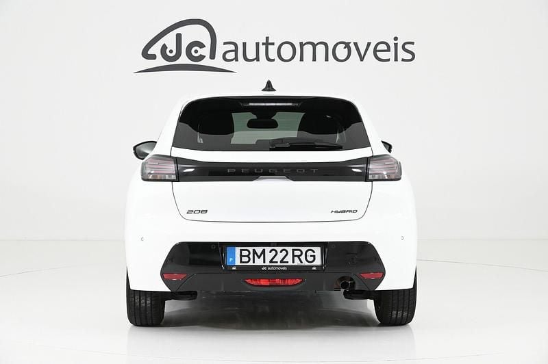 Branco Usado 2024 Peugeot 208 Allure Citadino | € 22.300 - Imagem 1/4