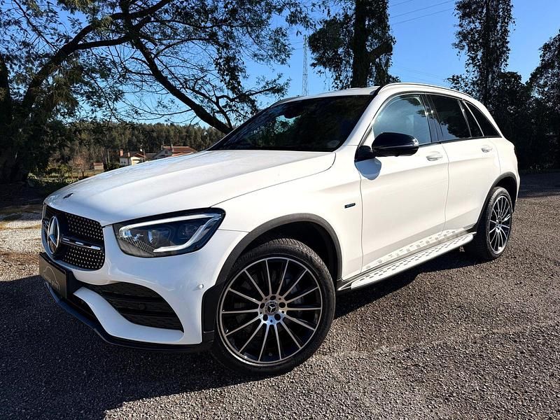 Branco Usado 2020 Mercedes GLC300 SUV | € 46.445 - Imagem 1/4