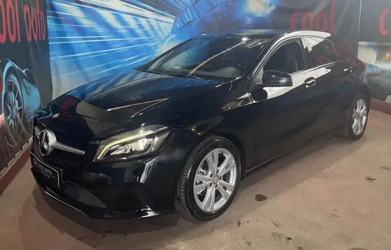 Preto Usado 2016 Mercedes A200 Urban Citadino | € 18.450 (Preço justo) - Imagem 1/4