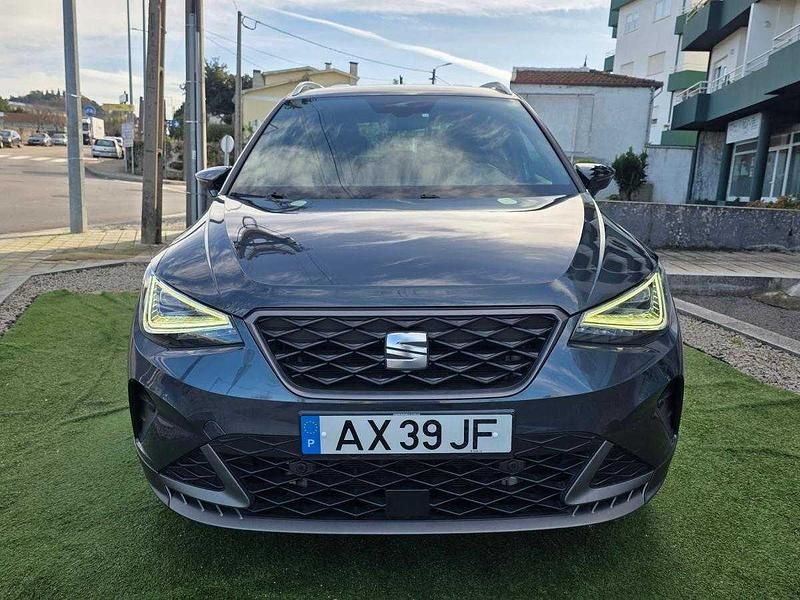 Usado Seat Arona FR 110 HP (80 kW) 2023 Cinza SUV